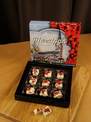 Марципановые конфеты с малиной "Кирха Памяти Королевы Луизы", 130 гр