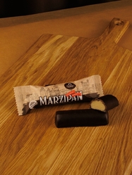 Марципановый батончик в темном шоколаде, 50 гр