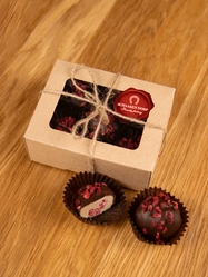 Шоколадные конфеты "Трюфель белый с малиной в молочном шоколаде", 100 гр